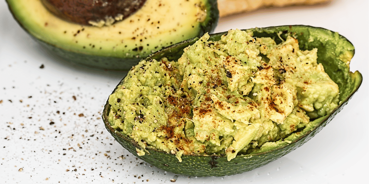 Mashed Avocado & Sardine Rice Cakes